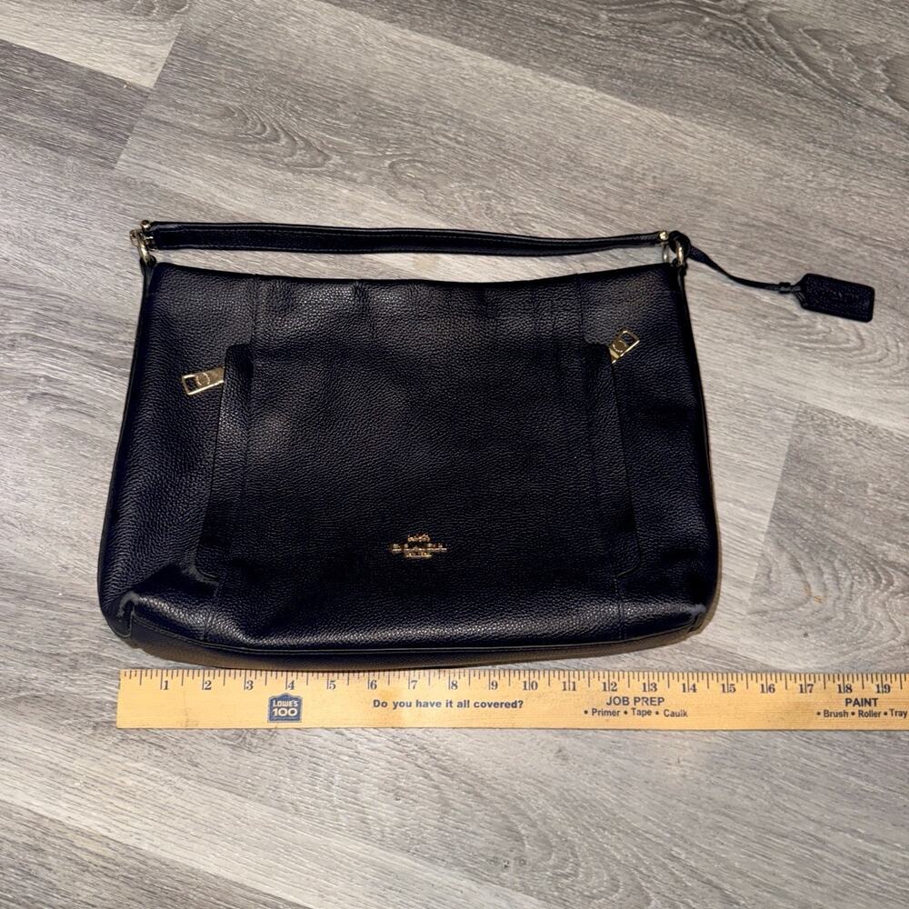 Authentic Coach LIKE NEW Navy Blue Pebbled Leather Shoulder Strap Gold Hardware - Picture 6 of 9